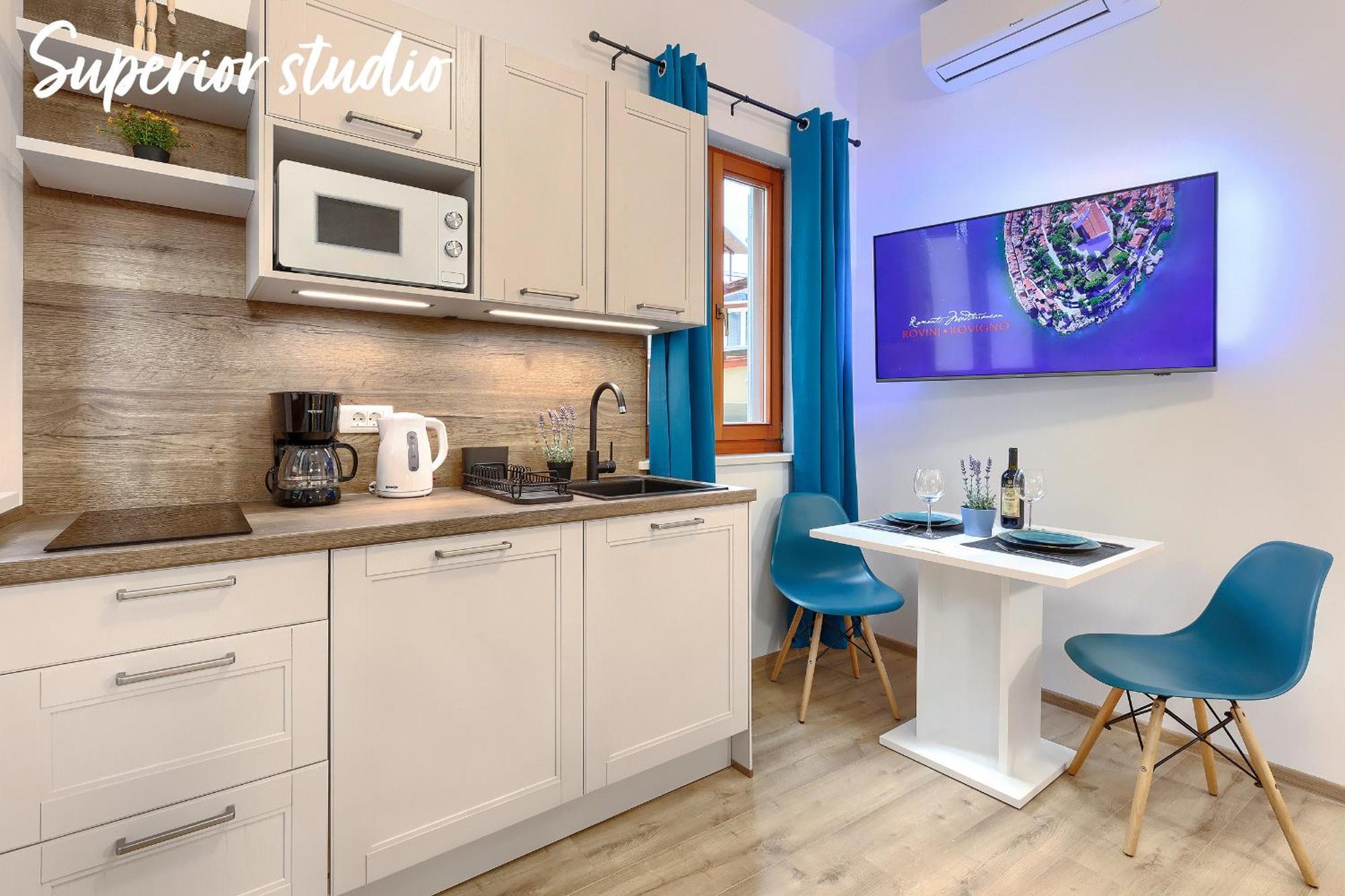 Studios Notte Sul Porto Rovinj Bagian luar foto