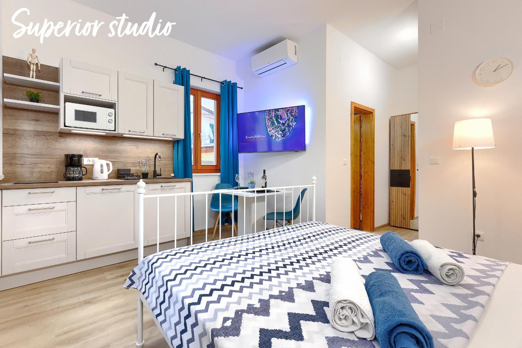 Studios Notte Sul Porto Rovinj Bagian luar foto