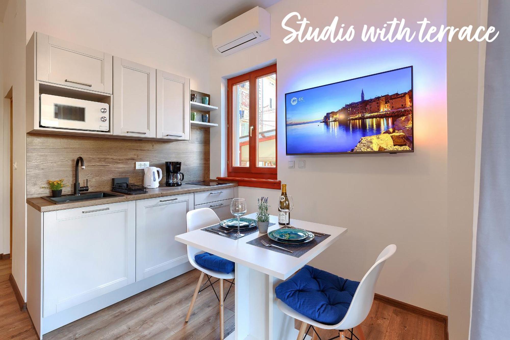 Studios Notte Sul Porto Rovinj Bagian luar foto